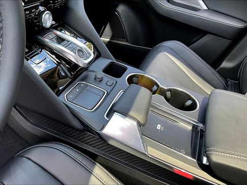 Used 2024 Acura MDX SH-AWD w/ Technology Package image 11