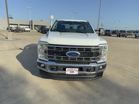 Used 2025 Ford F250 XLT w/ FX4 Off-Road Package AWD/4WD image 3