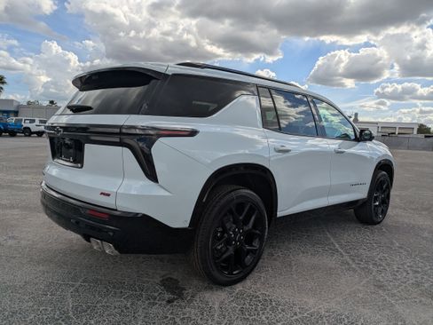 New 2026 Chevrolet Traverse RS image 7