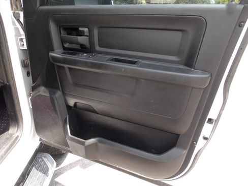 Used 2022 RAM 2500 Tradesman w/ Chrome Appearance Group AWD/4WD image 23