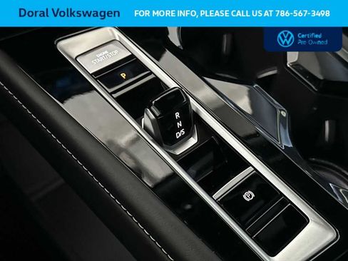 Used 2025 Volkswagen Atlas Cross Sport SE FWD image 21
