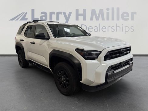 Certified 2025 Toyota 4Runner SR5 AWD/4WD image 7