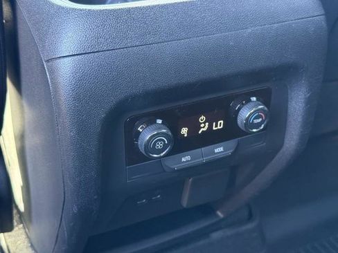 Used 2024 Chevrolet Traverse Z71 image 30