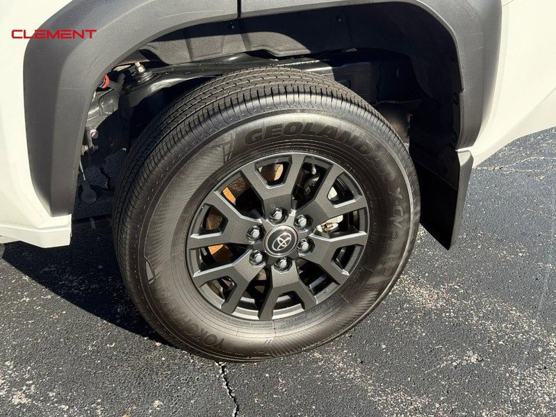 Used 2025 Toyota 4Runner SR5 AWD/4WD image 4