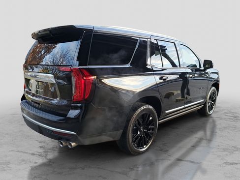 Used 2021 GMC Yukon Denali w/ Denali Premium Package image 5