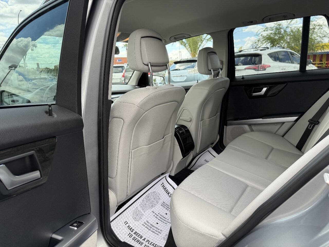 Used 2015 Mercedes-Benz GLK 250 BlueTEC 4MATIC w/ Appearance Package image 9