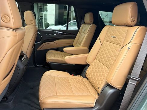 Used 2024 Cadillac Escalade Sport w/ LPO, ONYX Package AWD/4WD image 20