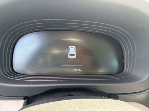 Used 2025 Hyundai Venue SEL FWD image 9