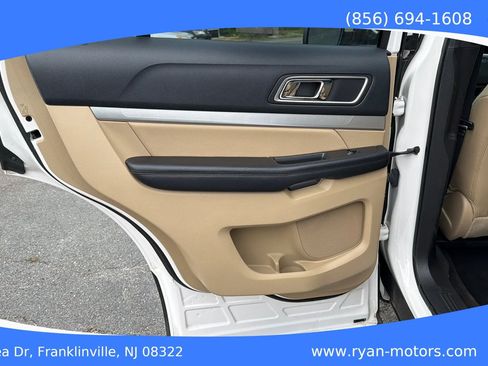 Used 2016 Ford Explorer XLT w/ Equipment Group 202A AWD/4WD image 28