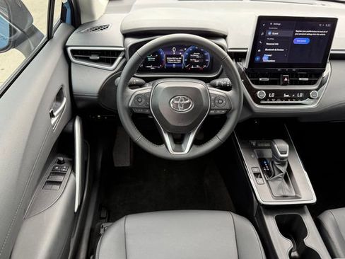 Used 2026 Toyota Corolla Cross XLE w/ Convenience Package FWD image 23