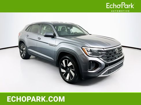 Used 2024 Volkswagen Atlas Cross Sport SE image 1