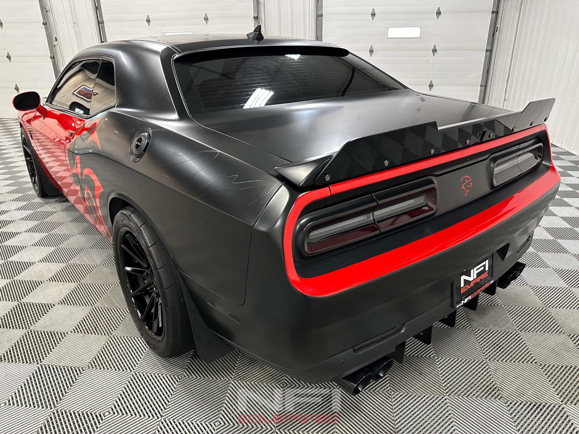 Used 2016 Dodge Challenger SRT Hellcat RWD image 10