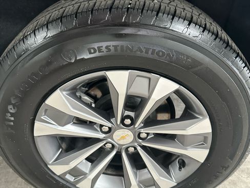 Used 2025 Chevrolet Equinox LT FWD image 13