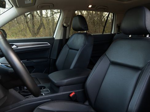 Used 2020 Volkswagen Atlas SE image 17