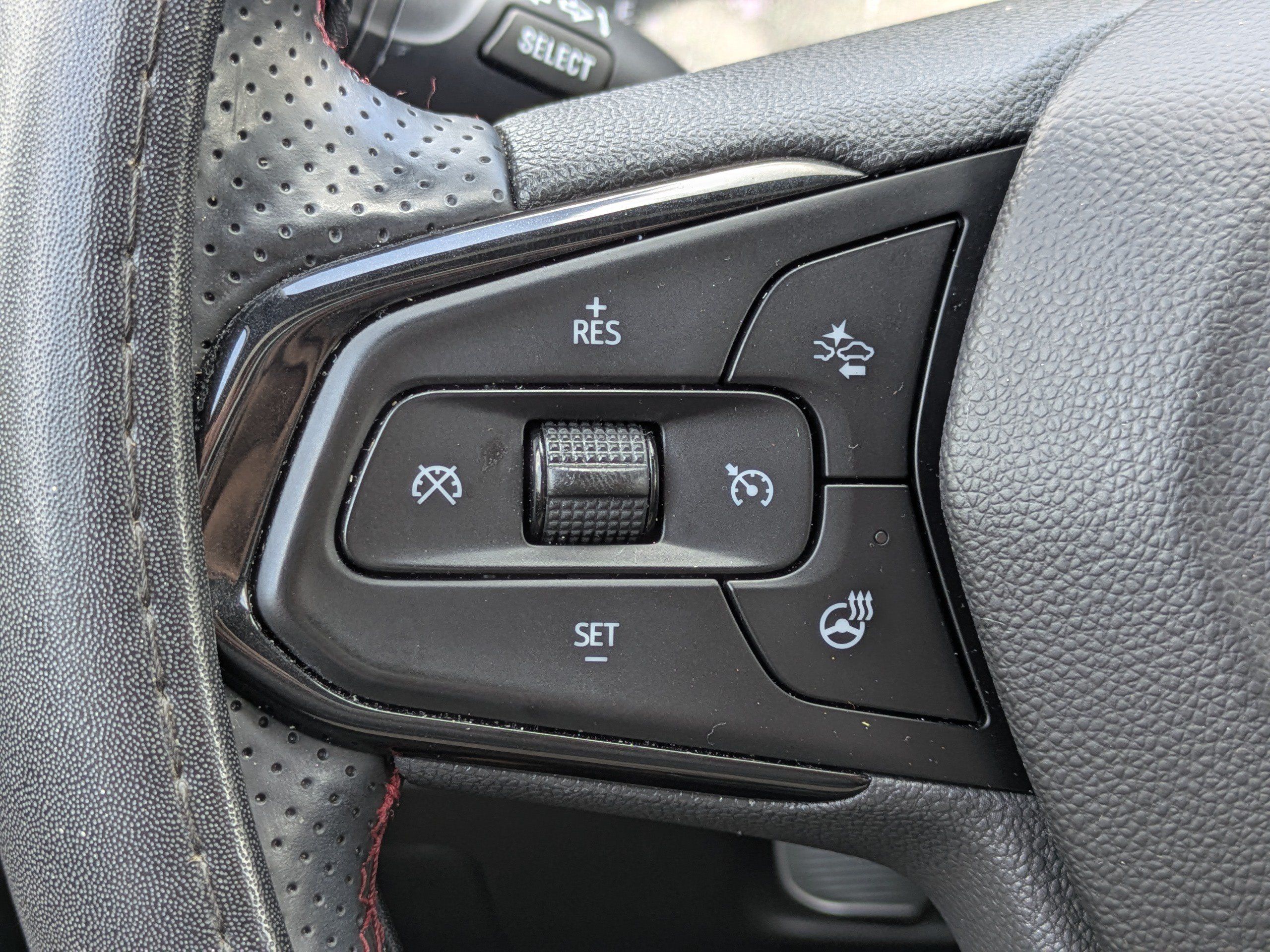 Used 2024 Chevrolet Trax RS w/ Driver Confidence Package FWD image 20