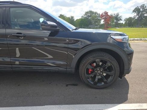 Certified 2023 Ford Explorer ST w/ Equipment Group 401A AWD/4WD image 4