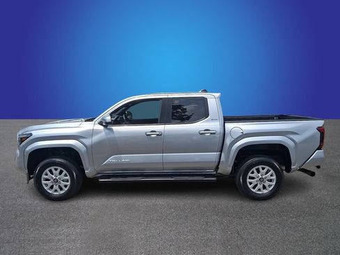 Used 2025 Toyota Tacoma SR5 RWD image 7