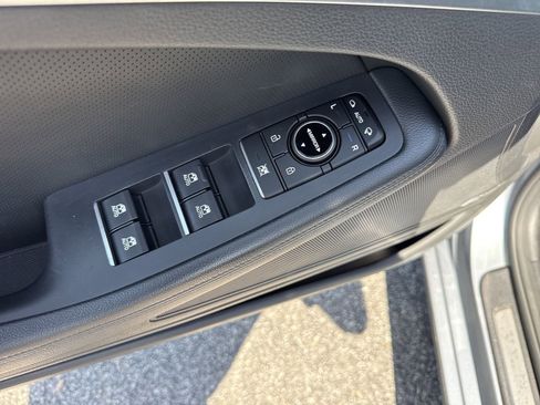 Used 2017 Genesis G80 3.8 w/ Option Group 02 image 13