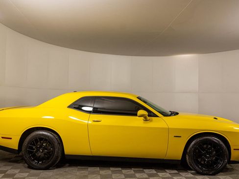 Used 2017 Dodge Challenger R/T image 11