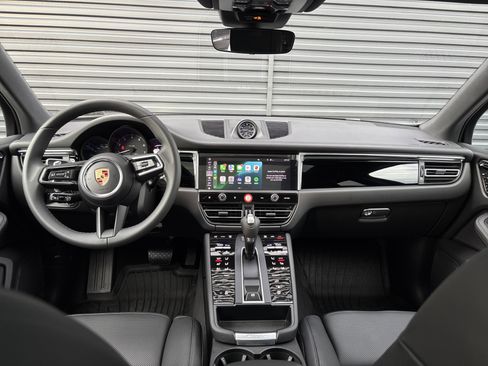 Used 2026 Porsche Macan AWD/4WD image 12