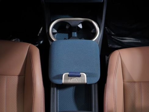 Used 2025 MINI Cooper Countryman SE w/ Comfort Package Max image 14