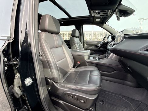 Used 2024 Chevrolet Suburban RST w/ Luxury Package image 28