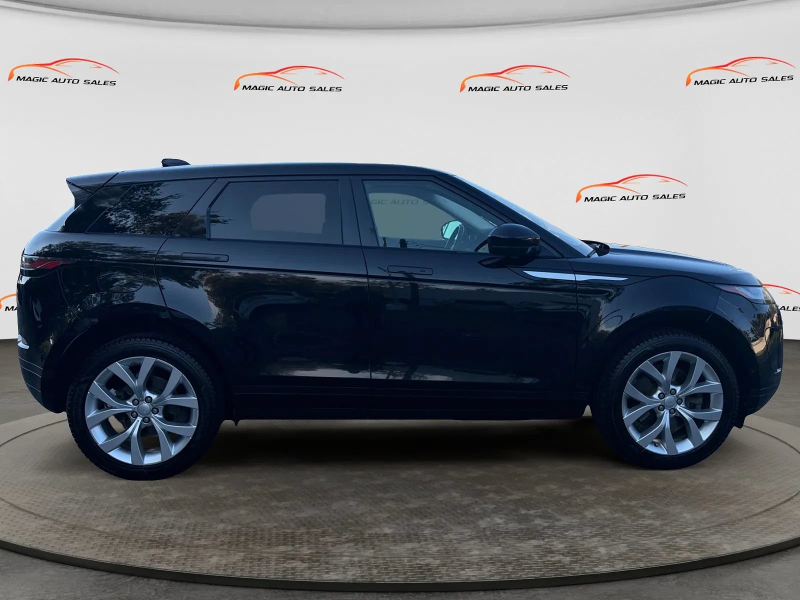 Used 2020 Land Rover Range Rover Evoque SE AWD/4WD image 6