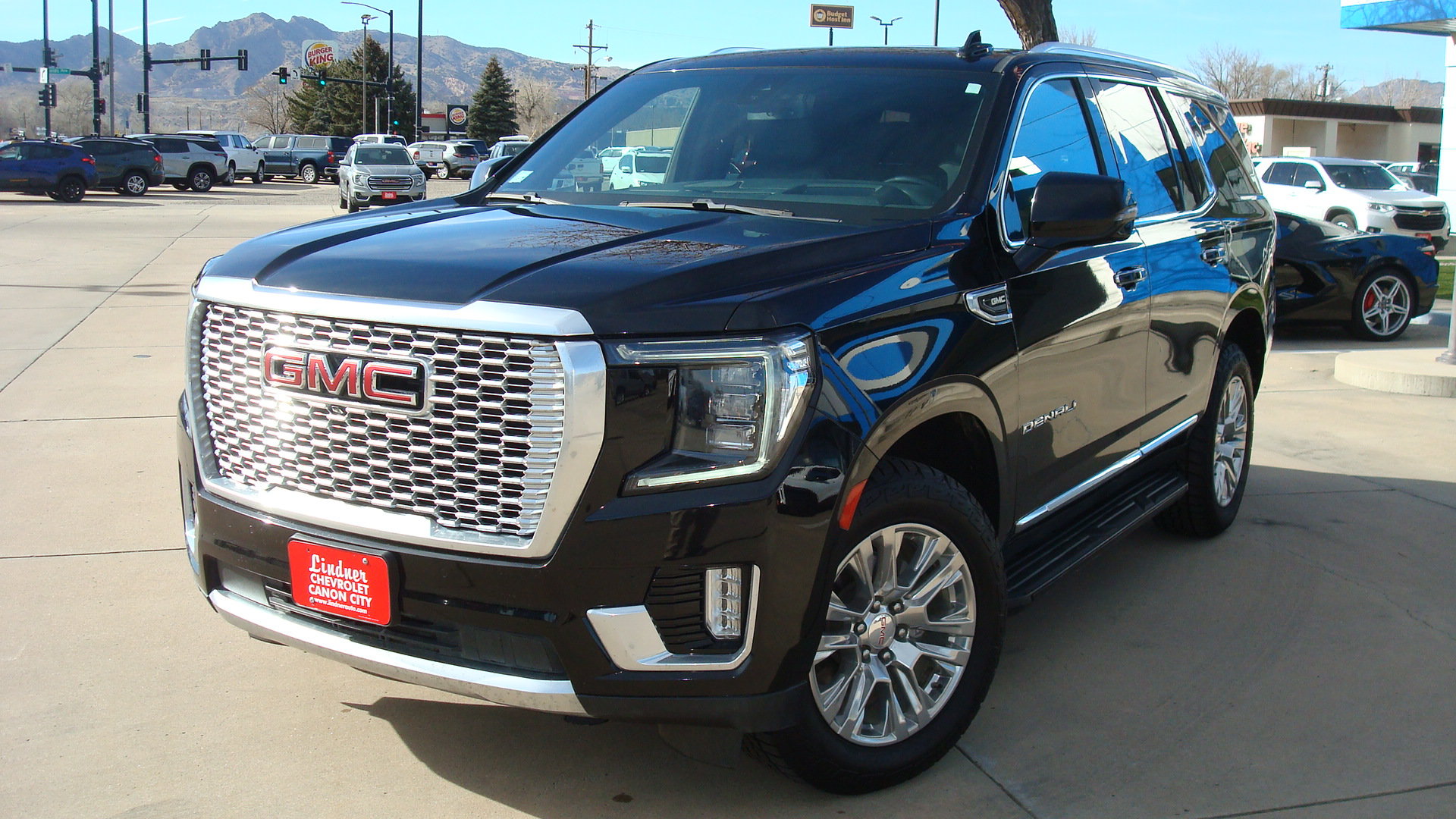 Used 2022 GMC Yukon Denali AWD/4WD image 1