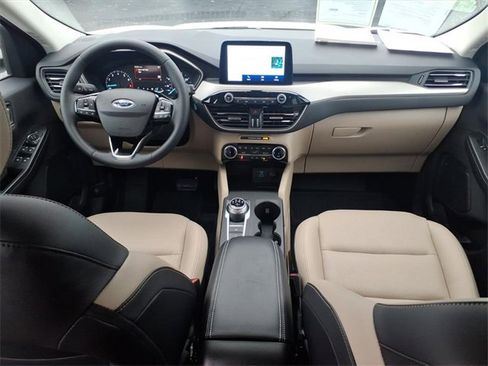 Certified 2022 Ford Escape SEL image 10