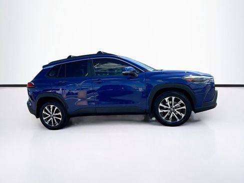 Used 2024 Toyota Corolla Cross XLE w/ Convenience Package AWD/4WD image 10