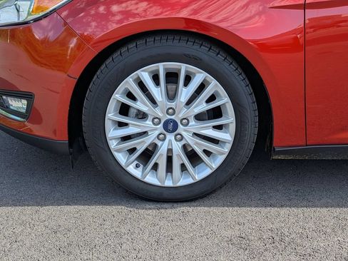 Used 2018 Ford Focus Titanium w/ Titanium Technology Package FWD image 24