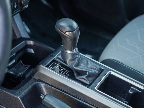 Certified 2022 Toyota Tacoma TRD Off-Road w/ Technology Package image 19