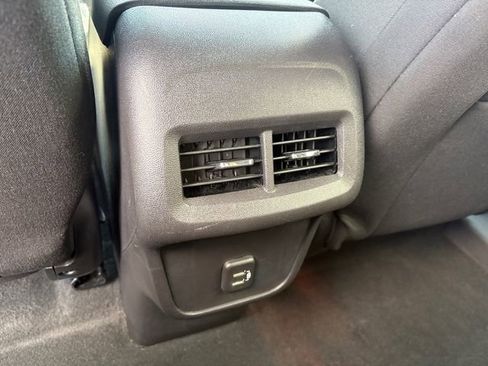 Used 2024 Chevrolet Equinox LT AWD/4WD image 21