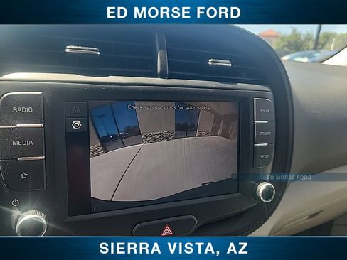 Used 2025 Kia Soul LX FWD image 31