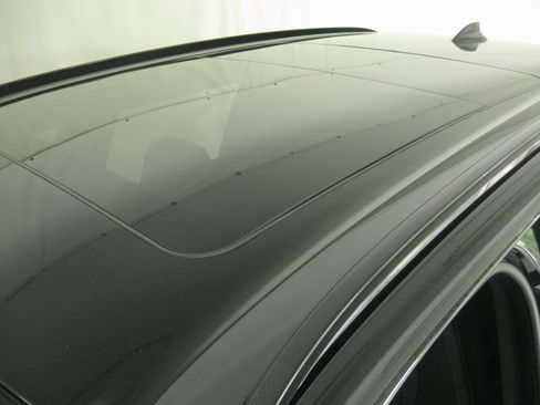 Used 2018 BMW X5 M AWD/4WD image 25