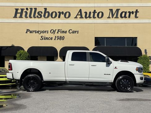 Used 2024 RAM 3500 Laramie w/ Night Edition AWD/4WD image 4