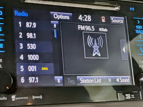 Used 2016 Toyota Sienna XLE w/ XLE Navigation Package FWD image 21