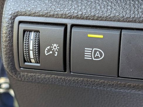 Used 2021 Toyota Corolla SE w/ SE Premium Package image 11