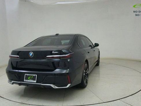 Used 2023 BMW 740i w/ Parking Assistance Package RWD image 69
