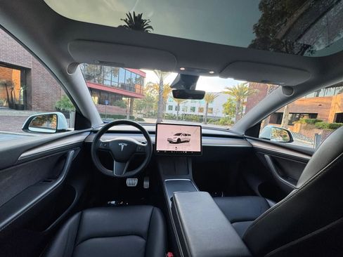 Used 2024 Tesla Model Y Performance AWD/4WD image 27