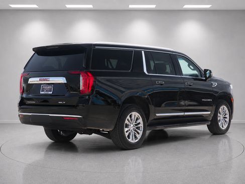 Used 2024 GMC Yukon XL SLT w/ SLT Luxury Package AWD/4WD image 3