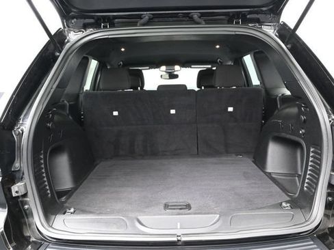 Used 2022 Jeep Grand Cherokee Laredo E AWD/4WD image 15