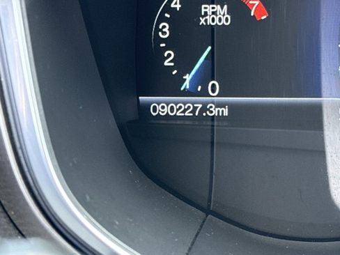 Used 2017 Ford Fusion SE w/ Fusion SE Technology Package image 16