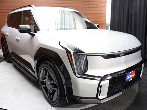 Used 2024 Kia EV9 GT-Line image 16