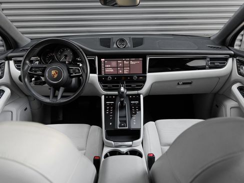 Certified 2022 Porsche Macan S AWD/4WD image 16