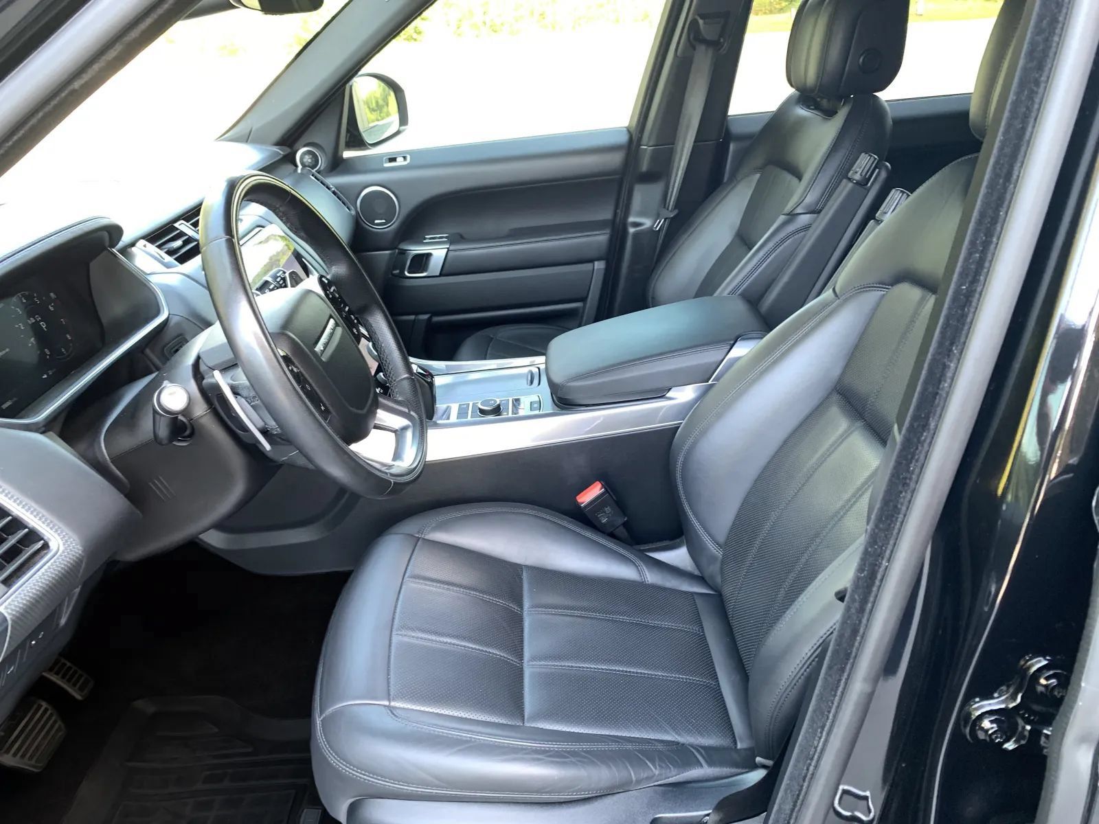 Used 2019 Land Rover Range Rover Sport Supercharged AWD/4WD image 26