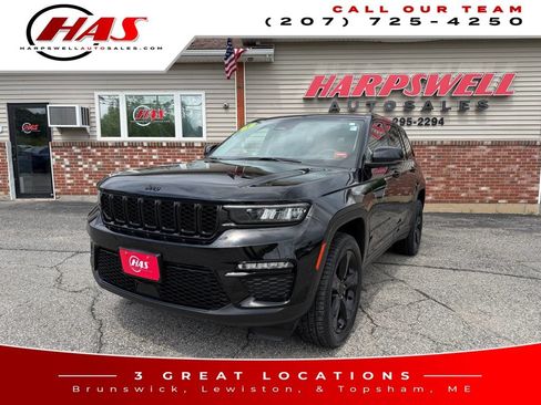 Used 2023 Jeep Grand Cherokee Limited w/ Black Appearance Package AWD/4WD image 1