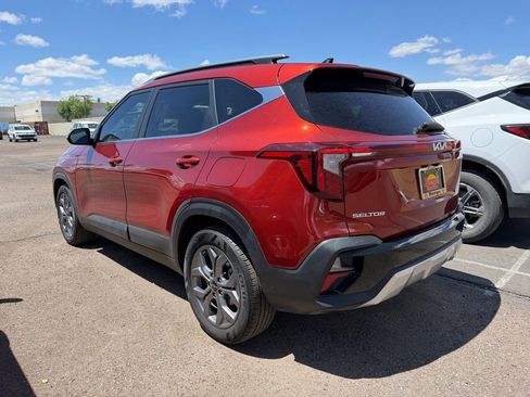 Used 2024 Kia Seltos S FWD image 3