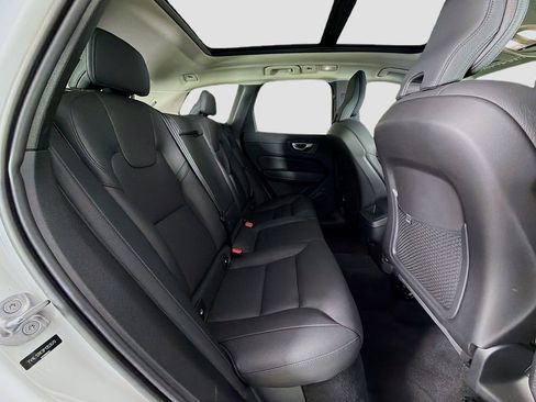 Certified 2023 Volvo XC60 B5 Plus AWD/4WD image 27