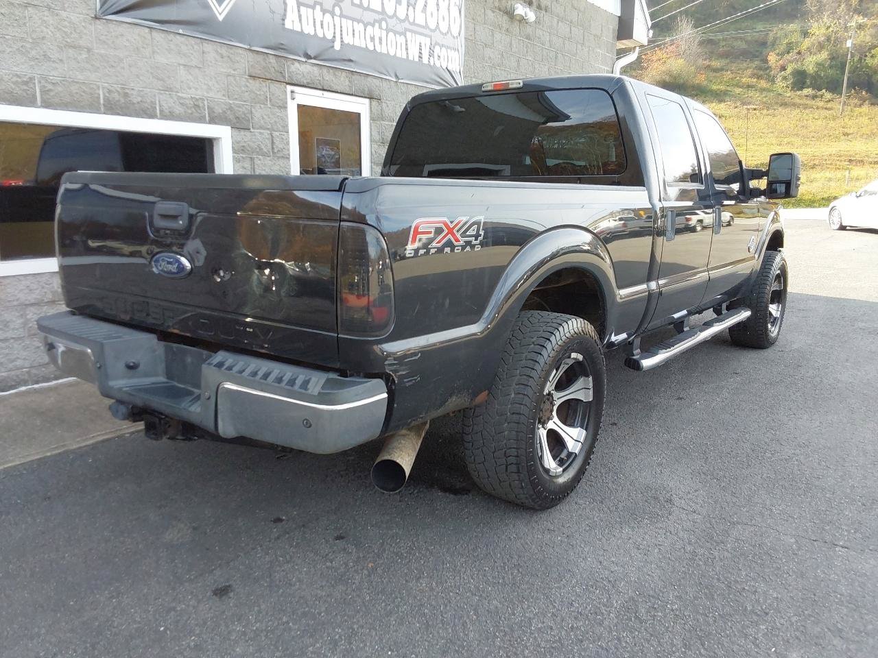 Used 2015 Ford F250 XLT w/ XLT Value Package AWD/4WD image 3